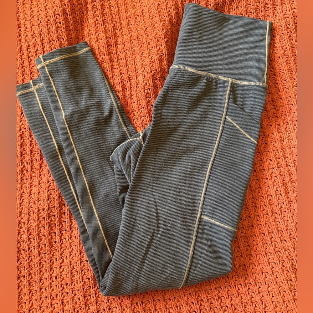 Prana Becksa leggings, gray and tan ribbed 7/8 length